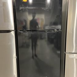 LG Refrigerator. Never use Everything On sale up to 50%Off.big save. 