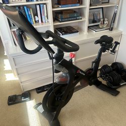 🚴‍♂️ Peloton Bike for Sale: Get Fit & Fabulous!🚴‍♀️