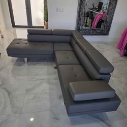 Sectional Sofa 