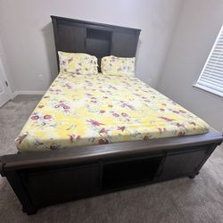 Storage Bed frame & Mattress with Built-In Drawers - New, Never Used, Queen Size!