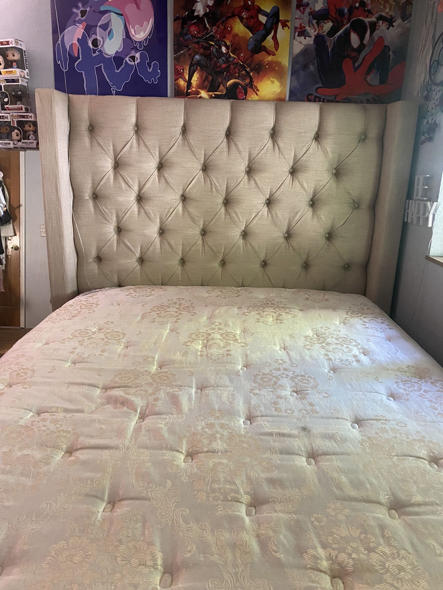 Queen Size-Upholstered bed frame with a tufted headboard