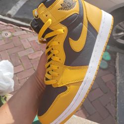 AJ 1 HIGH SIZE 10.5
