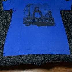 Evanescence men’s t shirt size medium but fits like small 10$ Franklin Park, Illinois pick up only 
