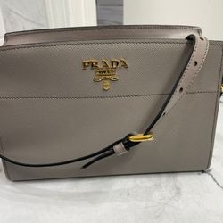 Prada Bandoliera in Pelle cross body bag