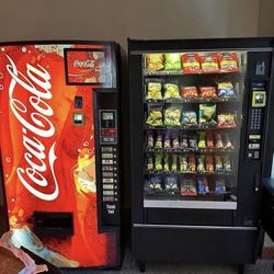 VENDING MACHINE WITH CARD READER 