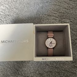 Michael Kors Portia Watch MK-2735 Womens 28mm Case Quartz Pink Leather Band