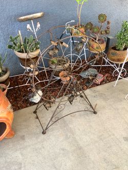 Yard Art animal Farris wheel