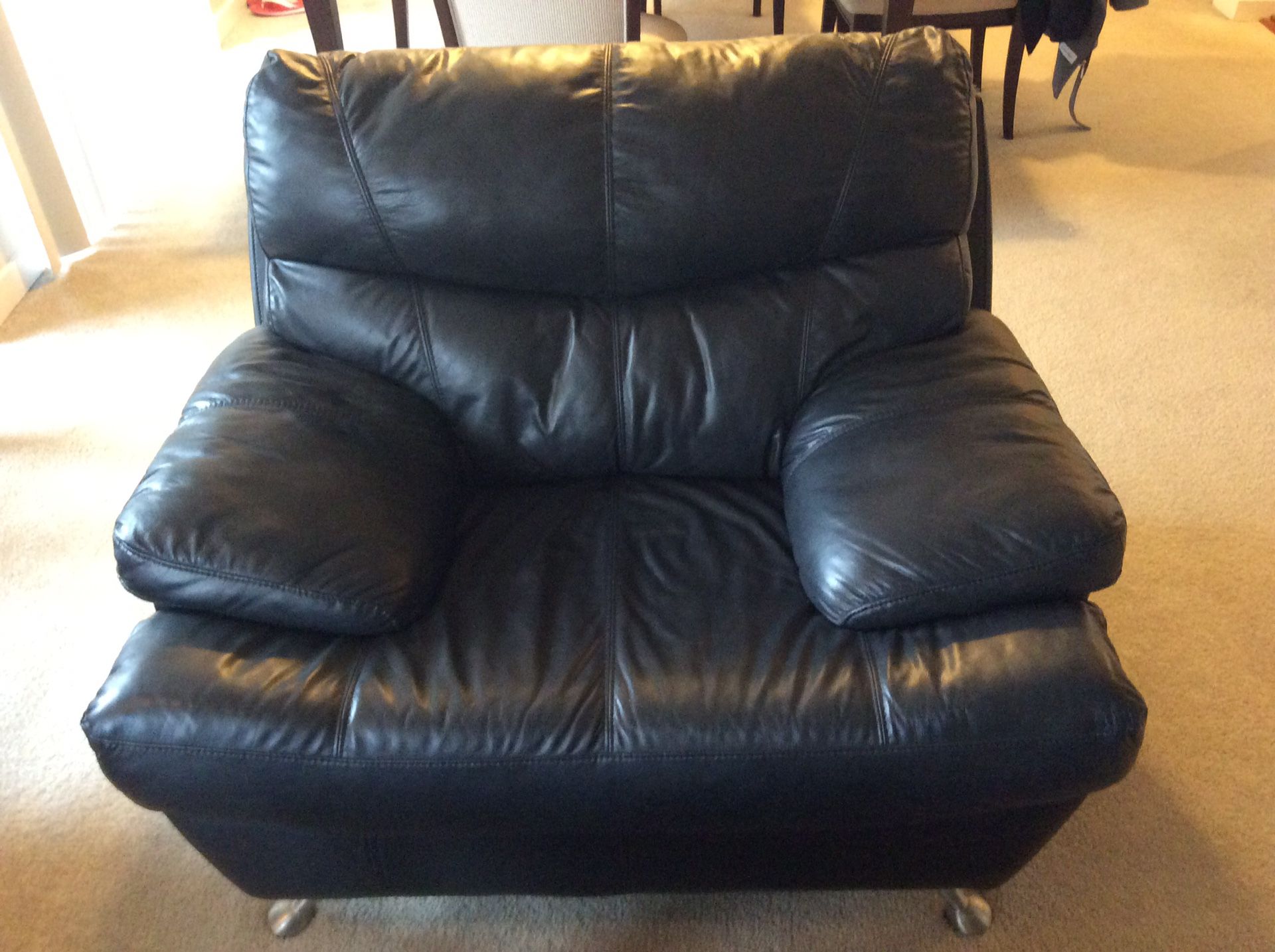 Palliser Sofa, Love Seat and Chair set, high quality leather, great condition