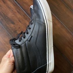 Women’s size 9 Van’s