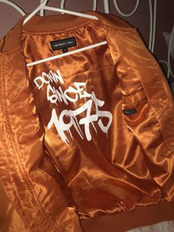 Brand// Members only. Size- small (runs big) It is new, I loved it but don’t wear it ever so I’m selling it. Ordered online from zummies!