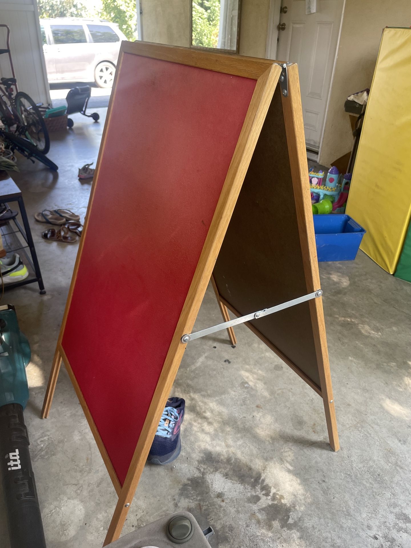 Felt Board / White Board Easel