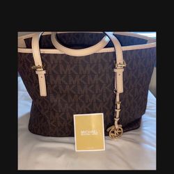 Like New Micheal Kors Tote