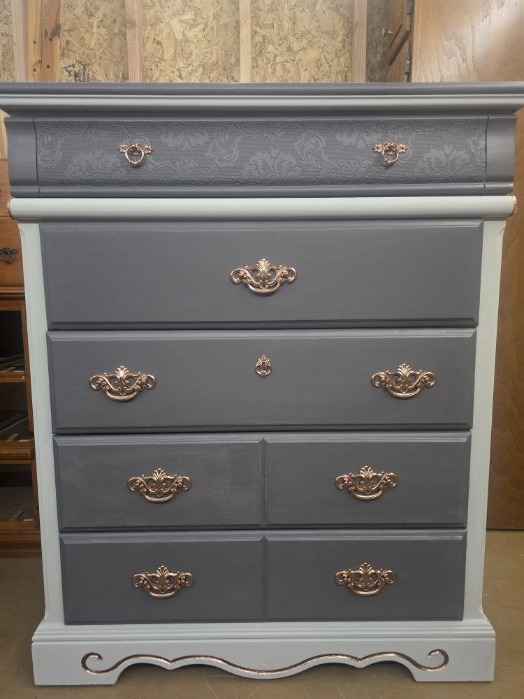Oak Dresser With Jewelry Top And Mirror