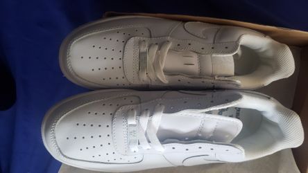 Nike Air Force 1 Men Size 9 for Sale in Newark, NJ - OfferUp