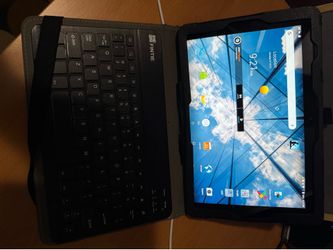 Android Tablet with case and keyboard