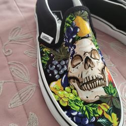 Vans Nuevos  Size 4.5 Men.  6 Women