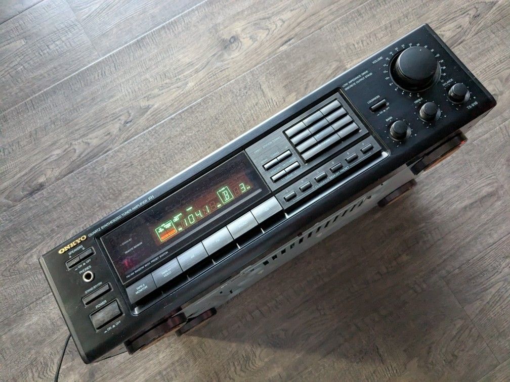 ONKYO Quartz Synthesized Tuner Amplifier TX-910