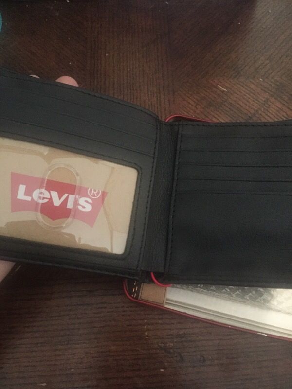 Men's Levi's wallet