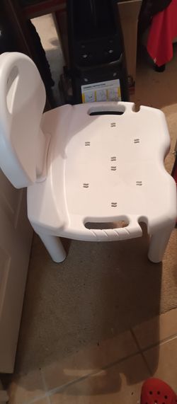 Selling This Shower Chair Only 4 months Old 