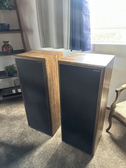 American Acoustic Speakers