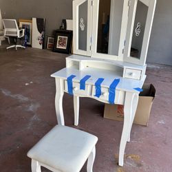 Vanity set