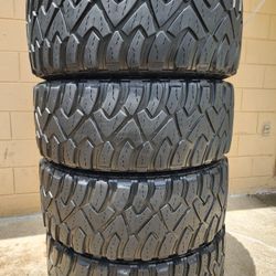 37x13.50x22 KUMHO VENTURE TIRES