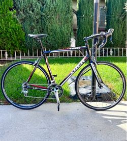 Trek road bike (57cm)