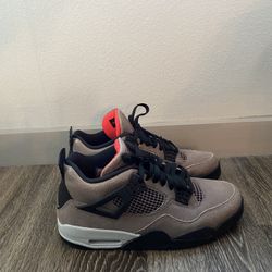 Jordan 4 Retro “Taupe Haze” Size 9.5