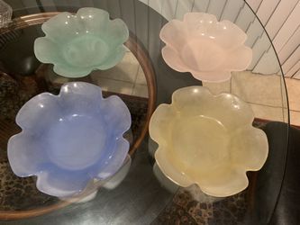 4 piece colorful food or salad holder 9 inched tall and 8 invested wide