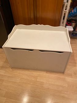 White soft close wood toy chest