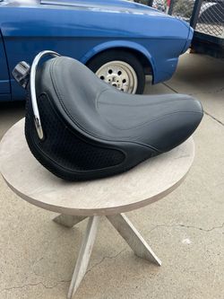 2007 Harley-Davidson Softail Deluxe OEM Seat – $100 OBO