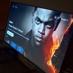 Large HD Smart TV. Phillips. 70 inch