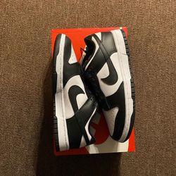 Nike Dunk Low Retro White Black Panda