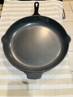 Le Creuset Cast Iron Skillet #30 12inches Black Made in France
