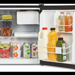 Cuisinart 1.7 Cu. Ft. Compact Refrigerator – Stainless Steel