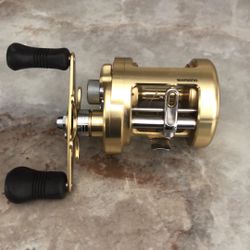 Shimano "GOLD" Calcutta 400TE Level Wind Fishing Reel.