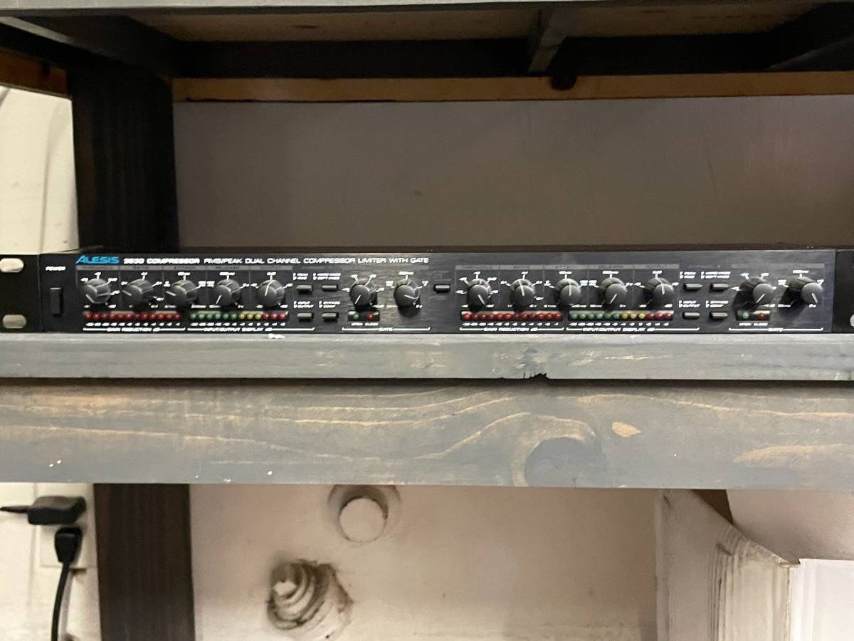 Alesis 3630 Compressor