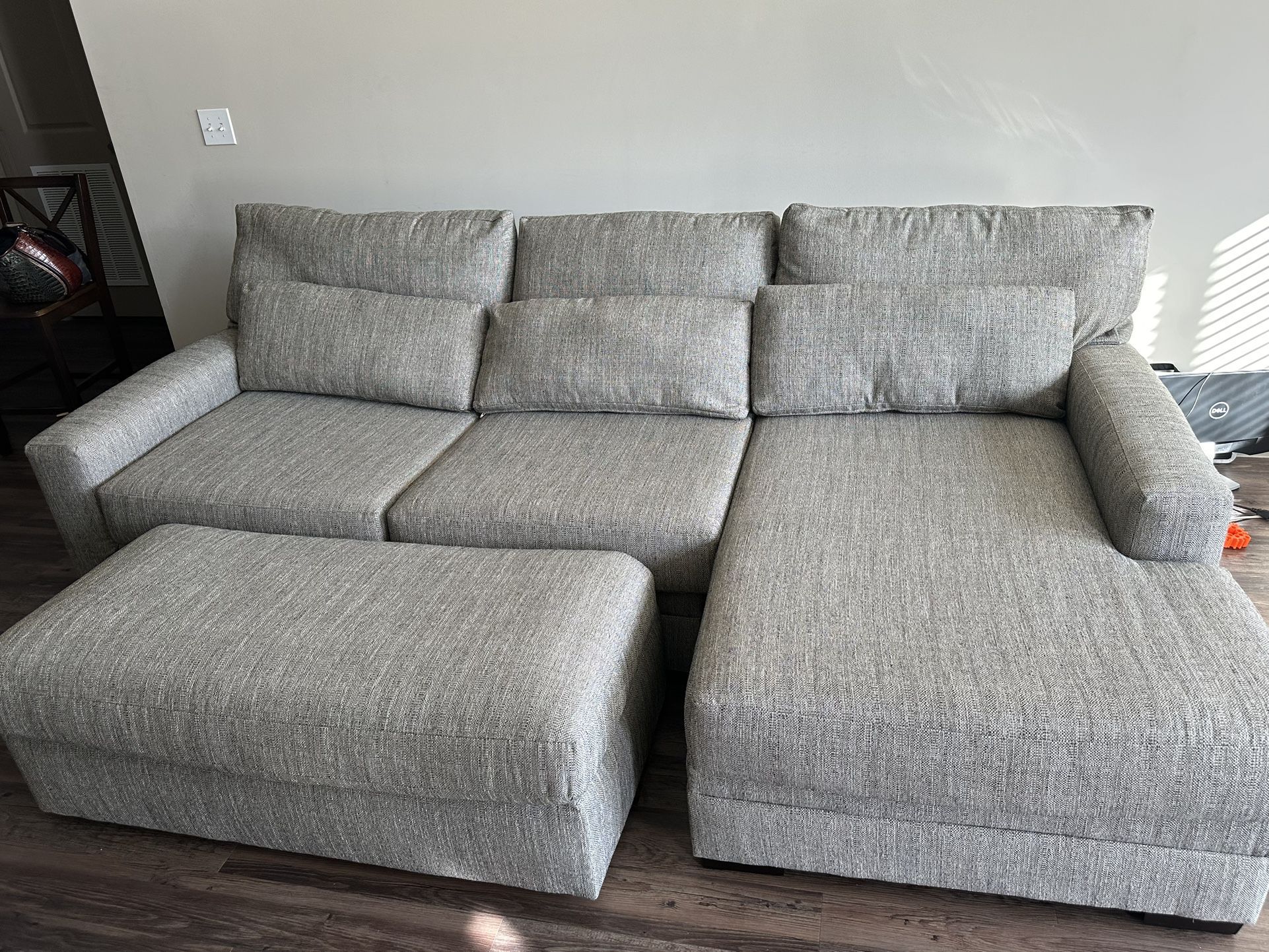 Moving. Items Must Go! 2pc Sectional With RAF Chaise. 