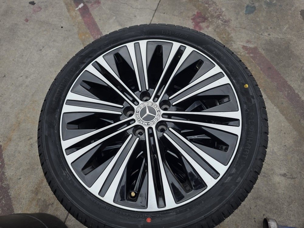 OEM 18" MERCEDES BENZ E350 Wheels & New Tires