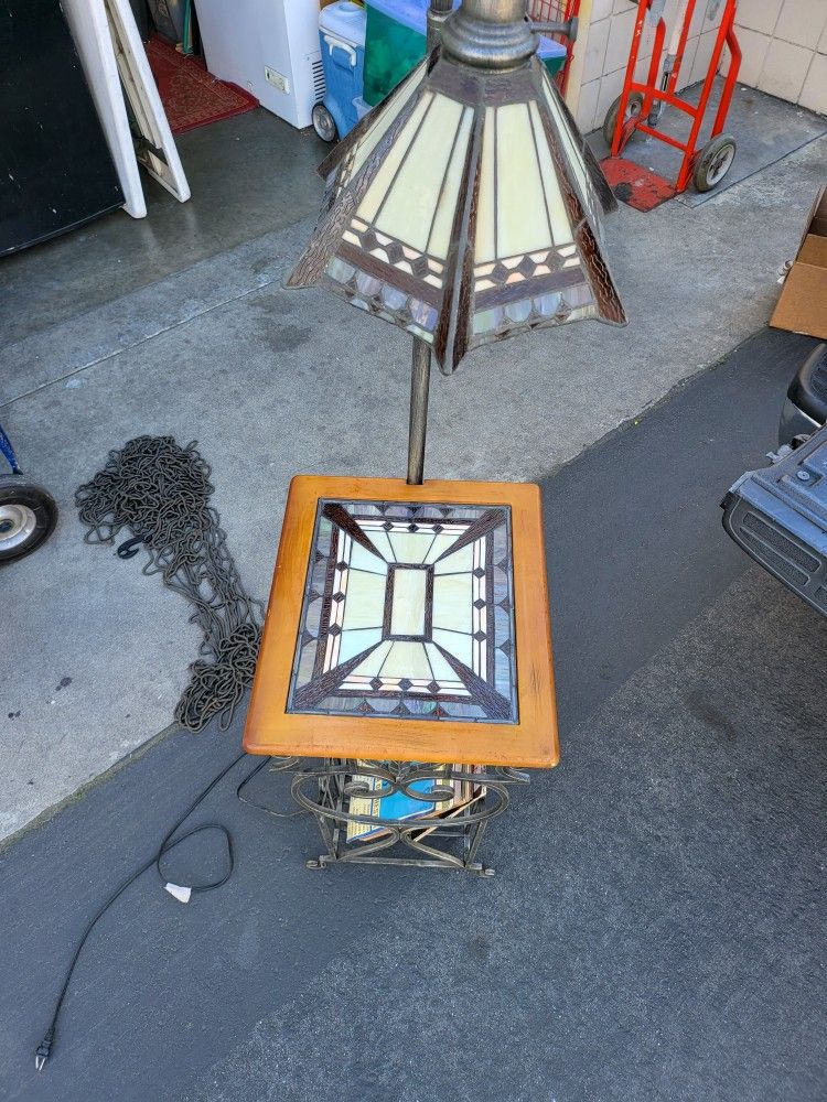 Table W Lamp And Magazine Rack Tiffany Style Look