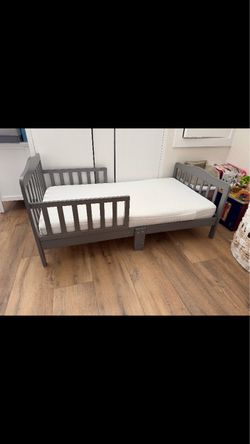 Toddler bed grey