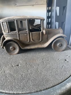 Antique Iron truck 125
