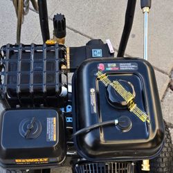 Dewalt 4400 Psi. Power Washer. Gas