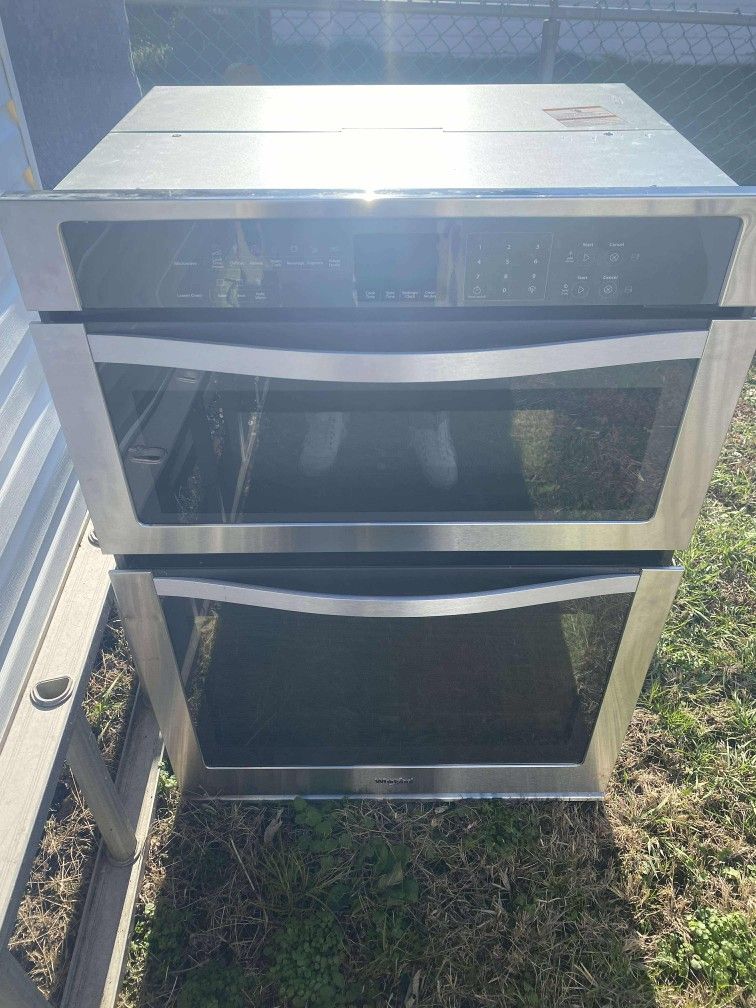 WHIRLPOOL STAINLESS MICROWAVE/GAS STOVE FREE DELIVERY PITTSBURGH PA