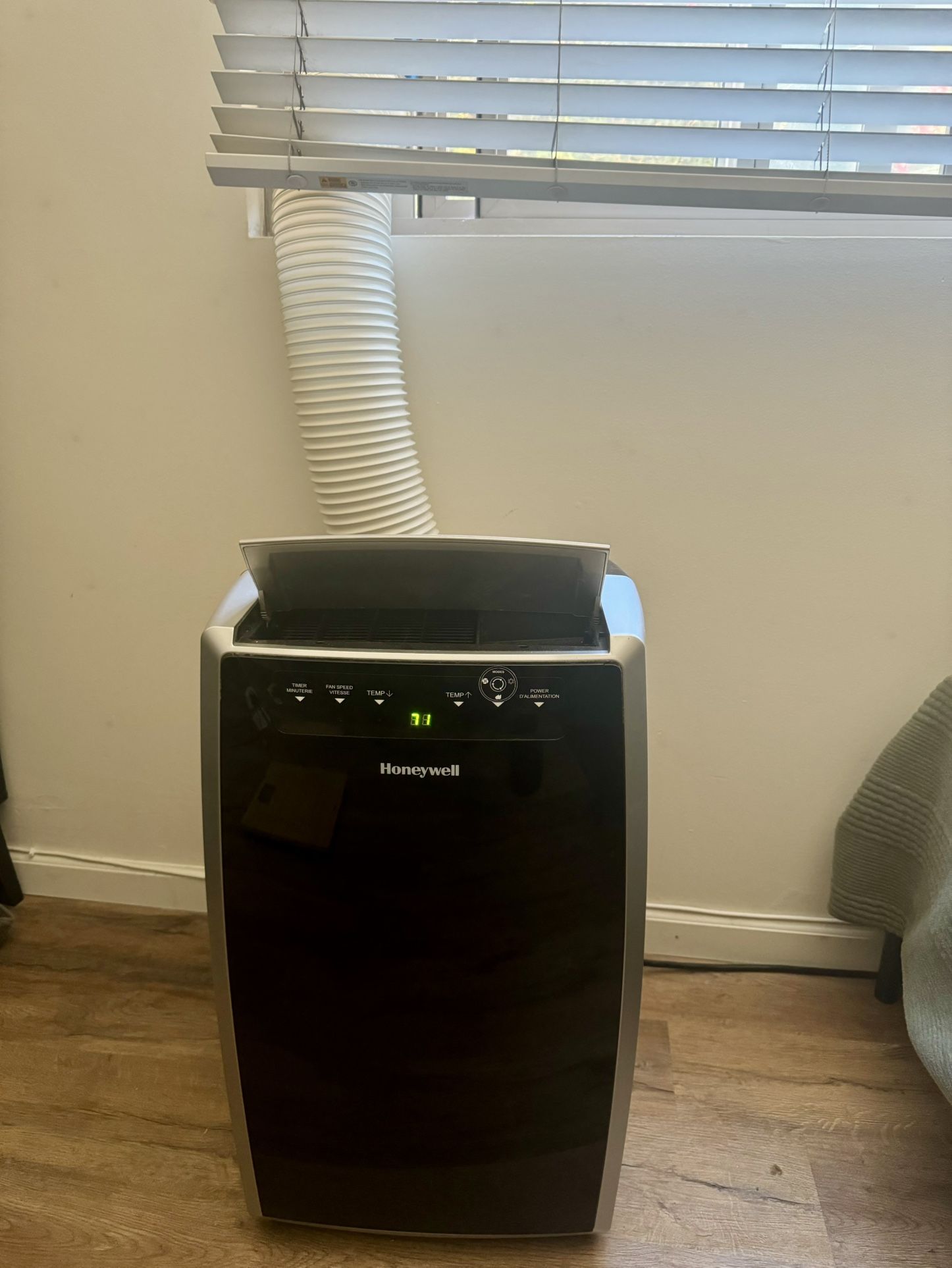 Honeywell Portable Air Conditioner/Fan/Dehumidifier - LIKE NEW