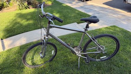 Marin Silver Mountain Bike with Kickstand
