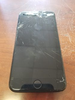 Iphone 7 plus BROKEN