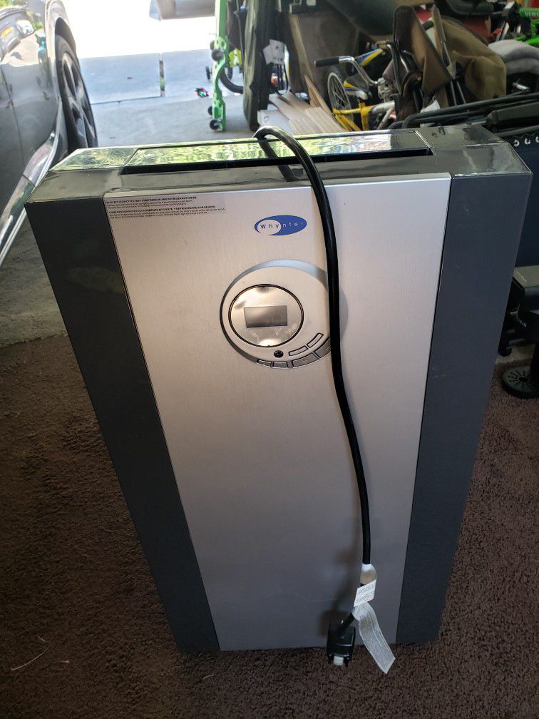 Portable 2 Hose A/C Air Conditioner.  