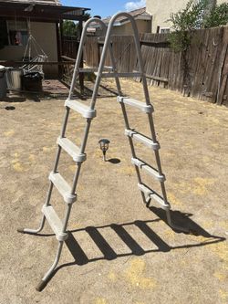 Pool Step Ladder For 50” Height Or Less In Really Good Condition