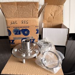 Left front hub 2000 Honda CRV AWD **NEW**